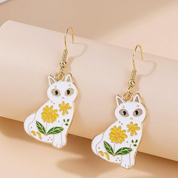 Free People ⭐️ Cat Earrings - Picture 1 of 4